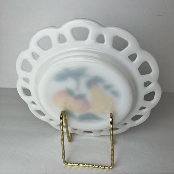 Vintage Milk Glass Lace Edge Hand painted Fruit Pear Peach 8 inch Dessert Plate - Picture 6 of 7